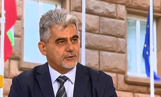 Кандидатът за президент издигнат от ВМРО доц Милен Михов